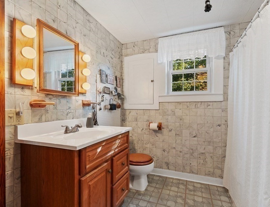 91 Brown Street Athol, MA 01331 - Photo 5 of 10