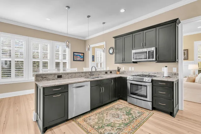 $1,195,000 | 1052 Bradbury Lane, Charleston, SC 29492