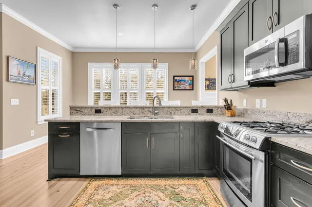 $1,195,000 | 1052 Bradbury Lane, Charleston, SC 29492