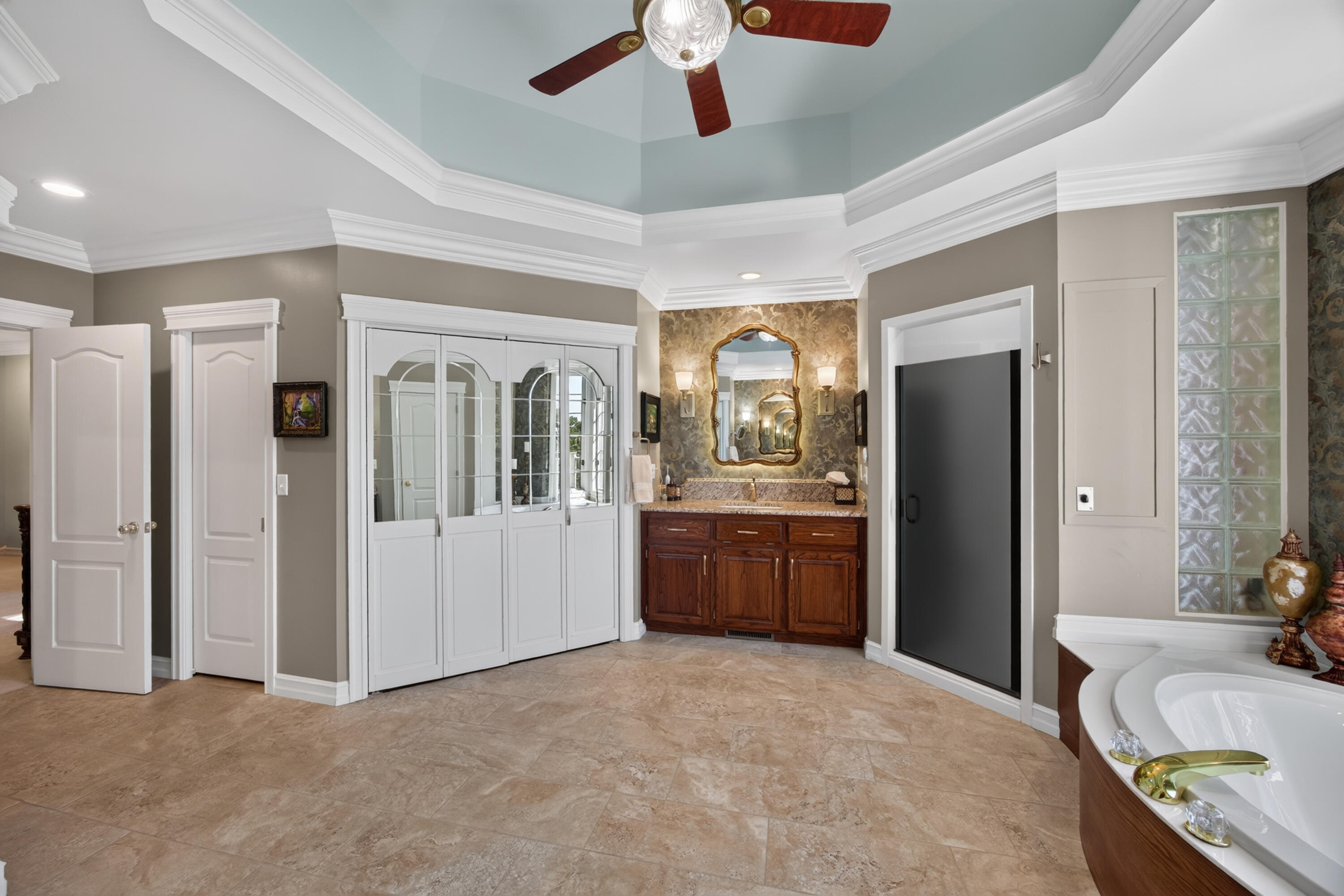 15531 Kentucky Road Neosho, MO 64850 - Photo 22 of 66 18-Primary Bathroom
