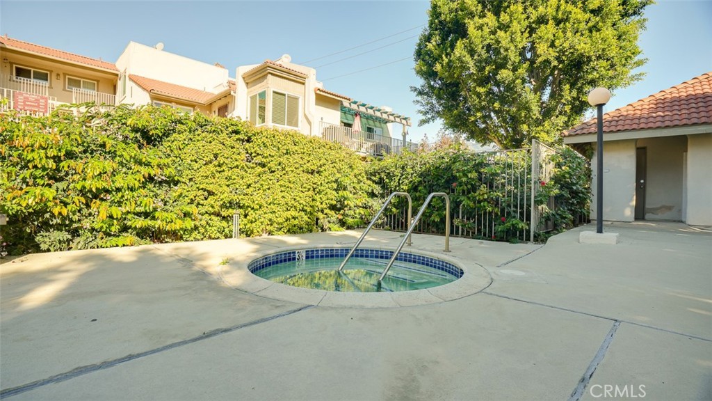 833 Cinnamon Lane, Unit 4 Duarte, CA 91010 - Photo 32 of 34