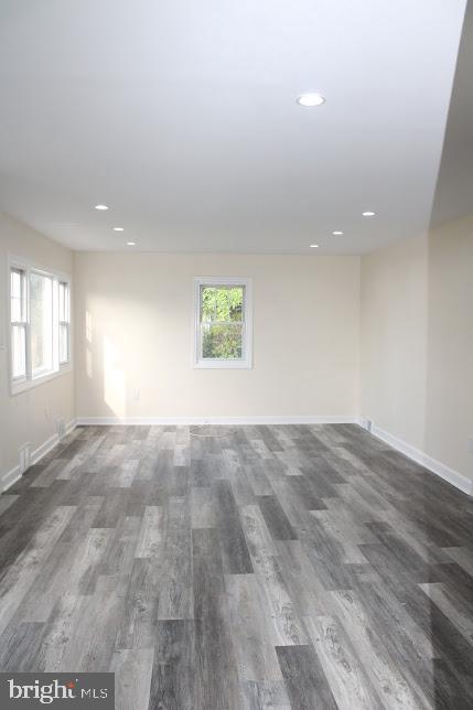 28 Ridgley Street Mount Holly, NJ 08060 - Photo 8 of 26 Living Room
