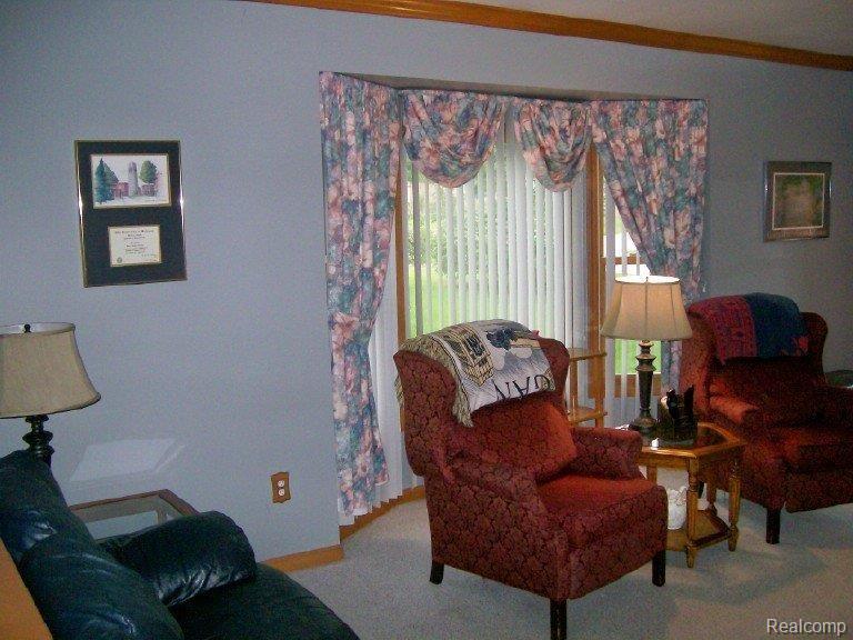 626 Lexington Drive Rochester, MI 48307 - Photo 4 of 22 lex-bay window in FR