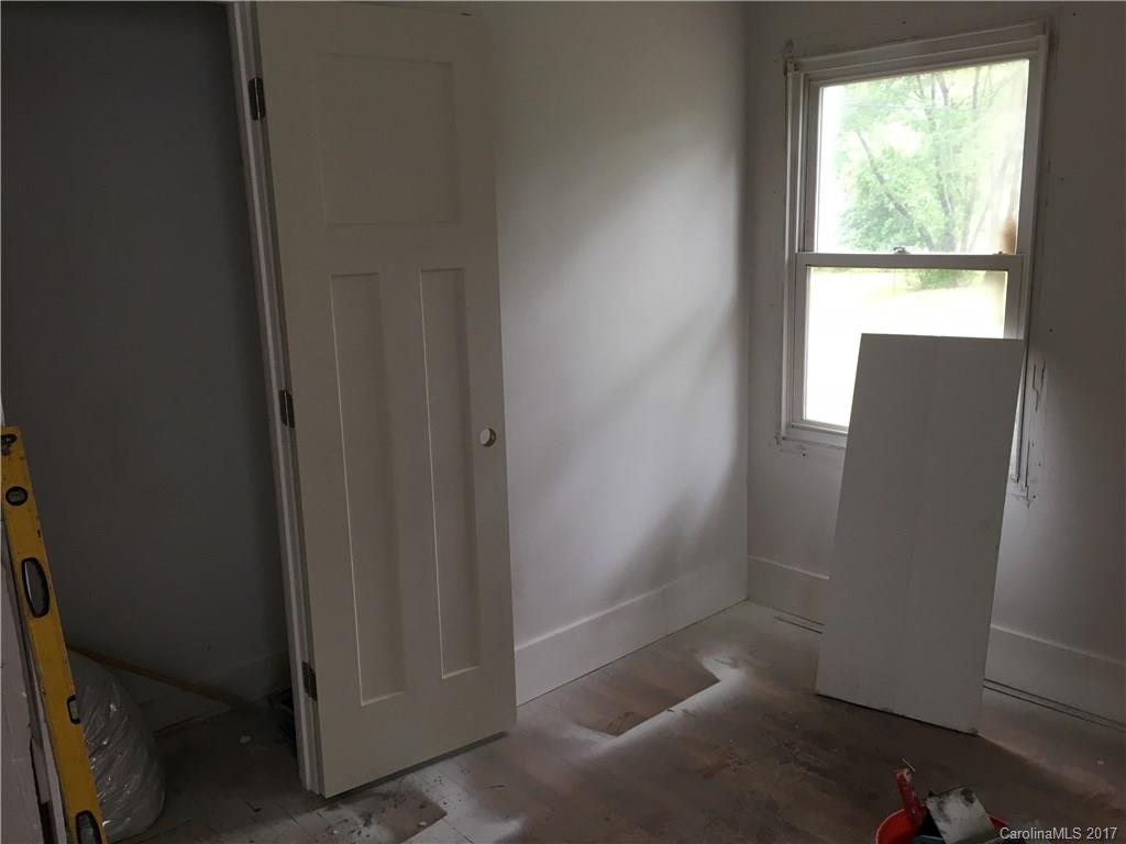 2718 Mayflower Road Charlotte, NC 28208 - Photo 2 of 3 Gallery Image 2