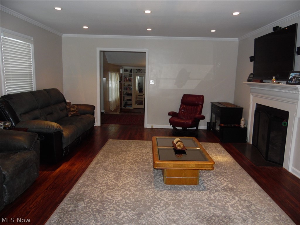 3149 Sebor Road Cleveland, OH 44120 - Photo 7 of 34