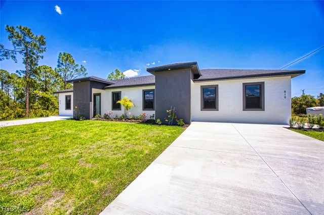 $525,000 | 817-819 Eisenhower Boulevard, Lehigh Acres, FL 33974