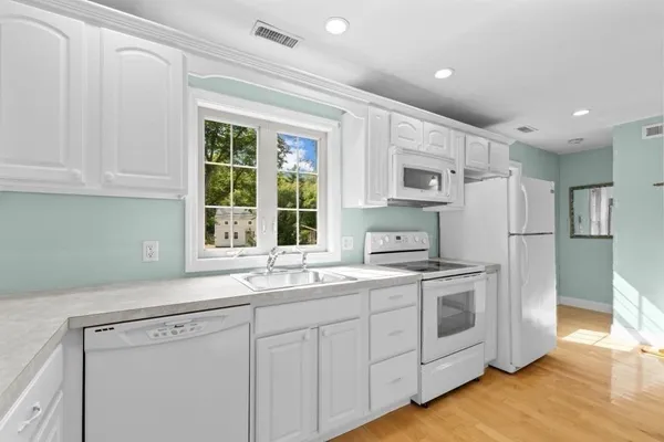 $905,000 | 105 Mixter Road, Holden, MA 01520