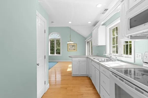 $905,000 | 105 Mixter Road, Holden, MA 01520