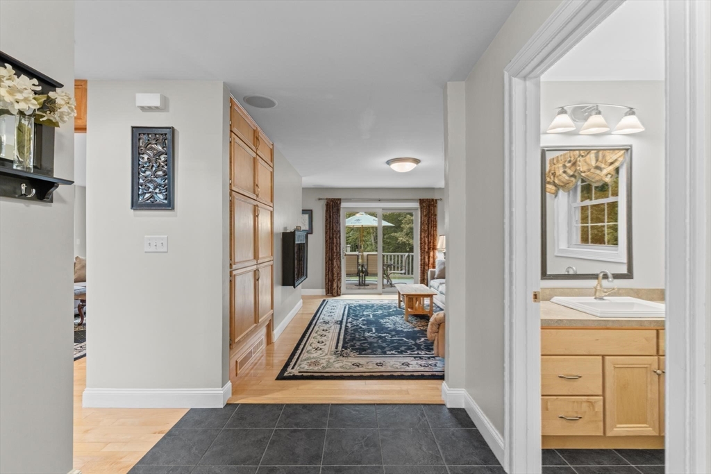 105 Mixter Road Holden, MA 01520 - Photo 7 of 42