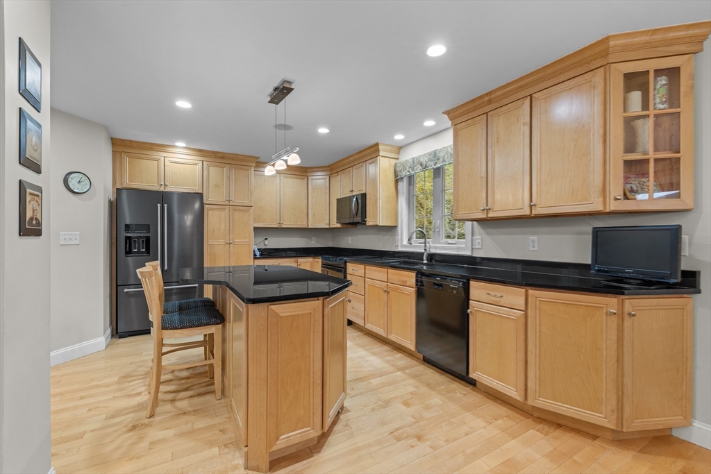 105 Mixter Road Holden, MA 01520 - Photo 8 of 42