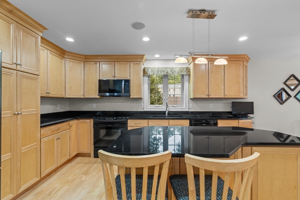 105 Mixter Road Holden, MA 01520 - Photo 9 of 42