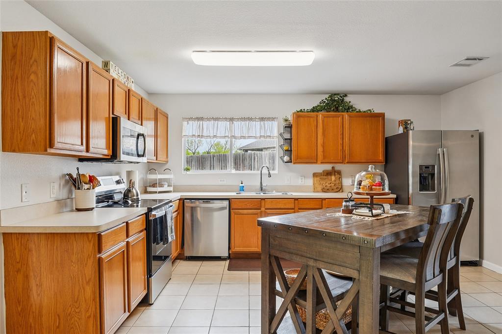 9041 Graywolf Ridge Trail Fort Worth, TX 76244 - Photo 5 of 35