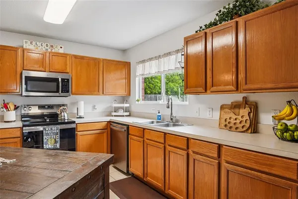 $400,000 | 9041 Graywolf Ridge Trail, Fort Worth, TX 76244