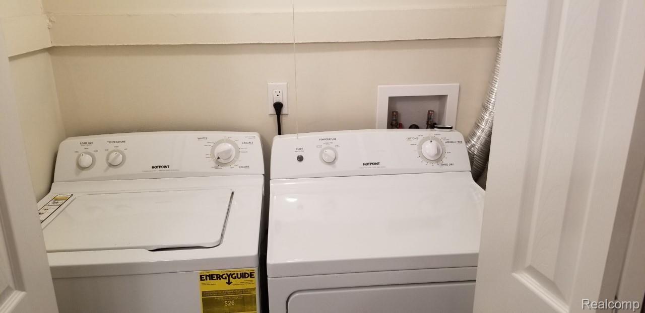 16304 East 10 Mile Road Eastpointe, MI 48021 - Photo 33 of 33 Washer and Dryer.jpg
