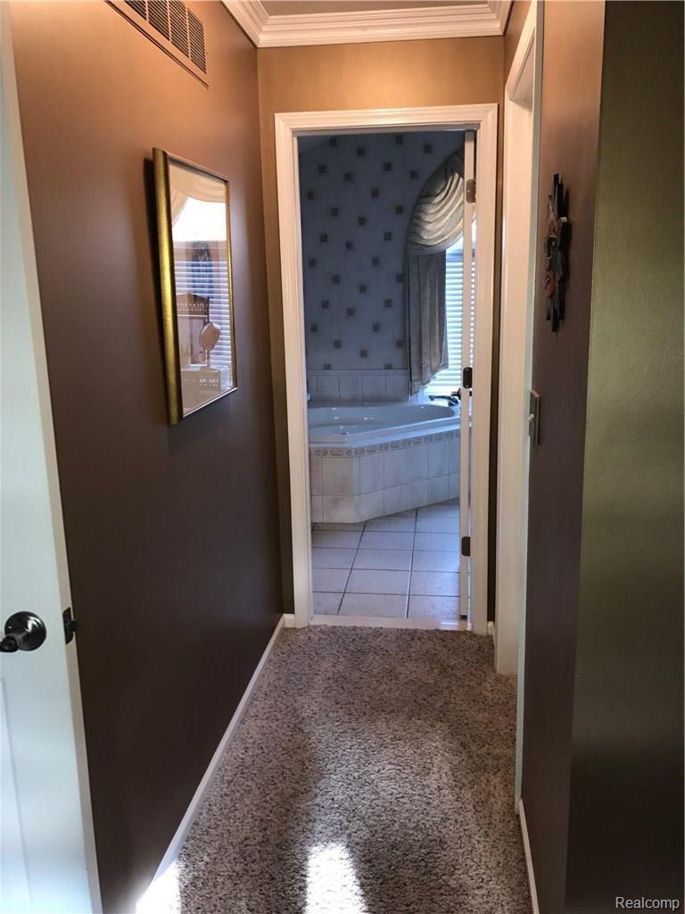 49295 Monte Road New Baltimore, MI 48047 - Photo 19 of 39 6B5BAE68-F4B9-4758-9E5F-64390E409053.JPG