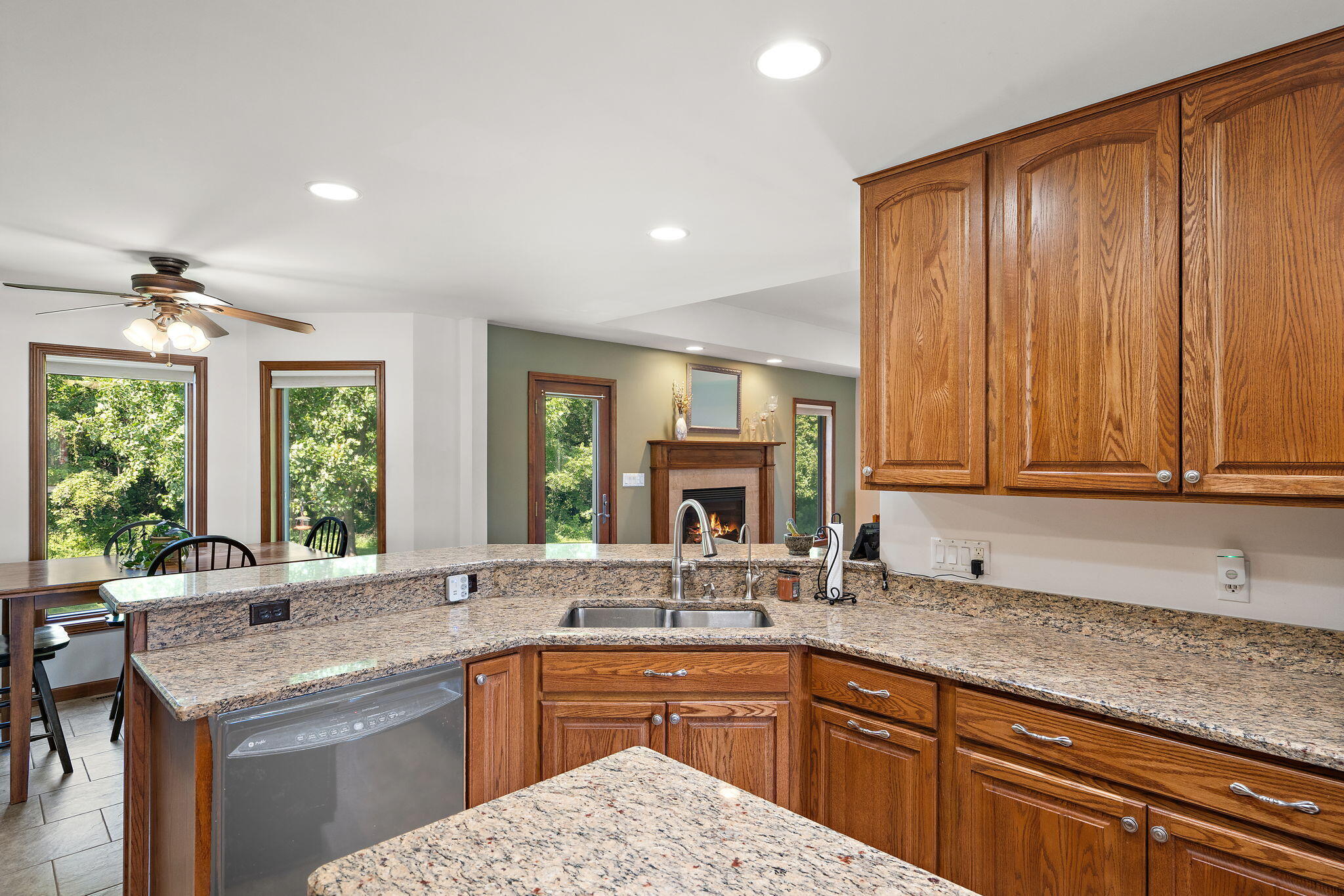 6501 East 116th Place Crown Point, IN 46307 - Photo 11 of 47 2048x1365