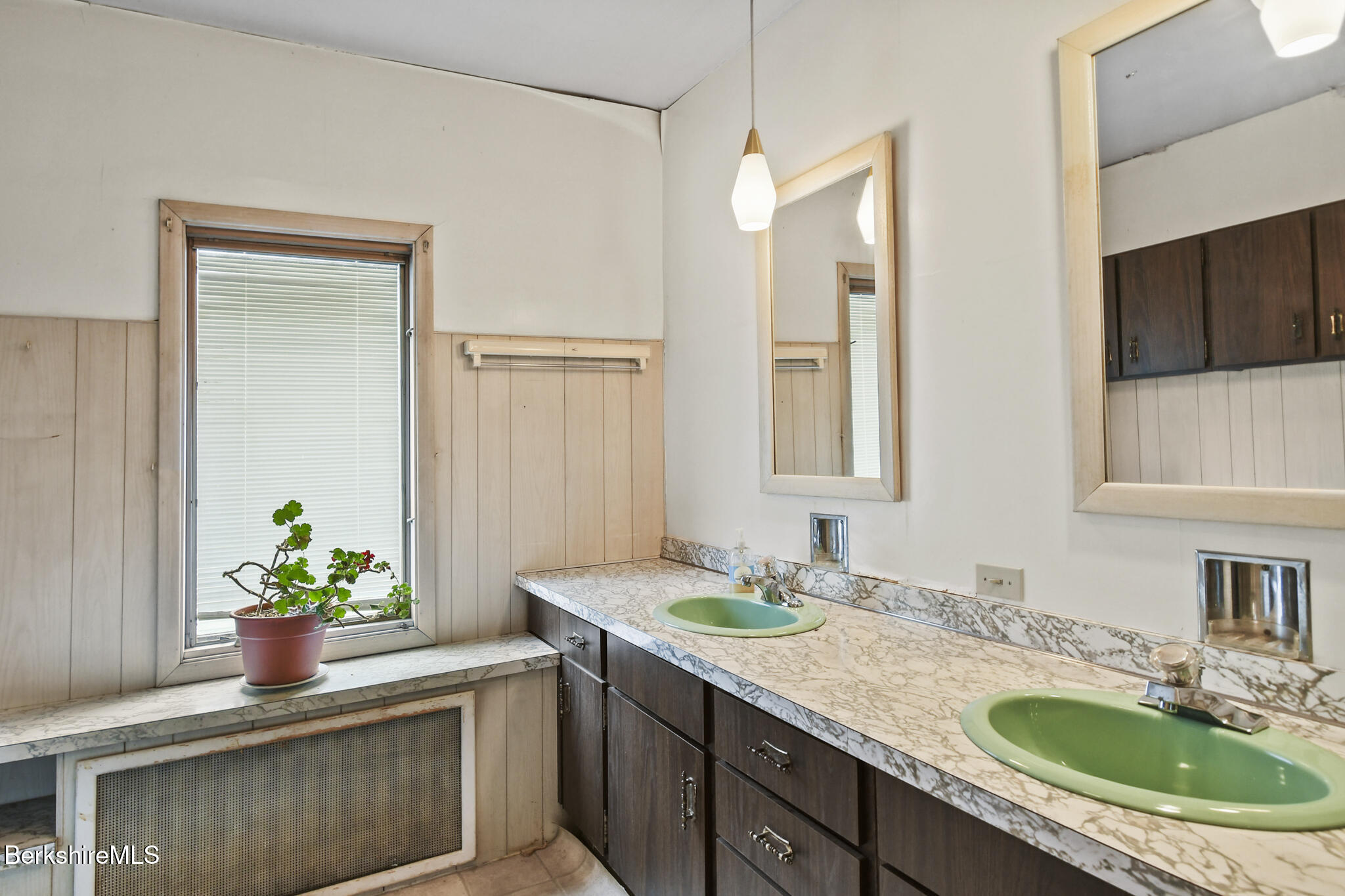 232 1st Street Pittsfield, MA 01201 - Photo 16 of 20 JAN_7861