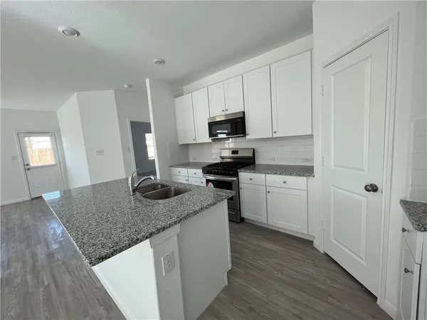 $1,800 | 2952 Whinchat, New Braunfels, TX 78130