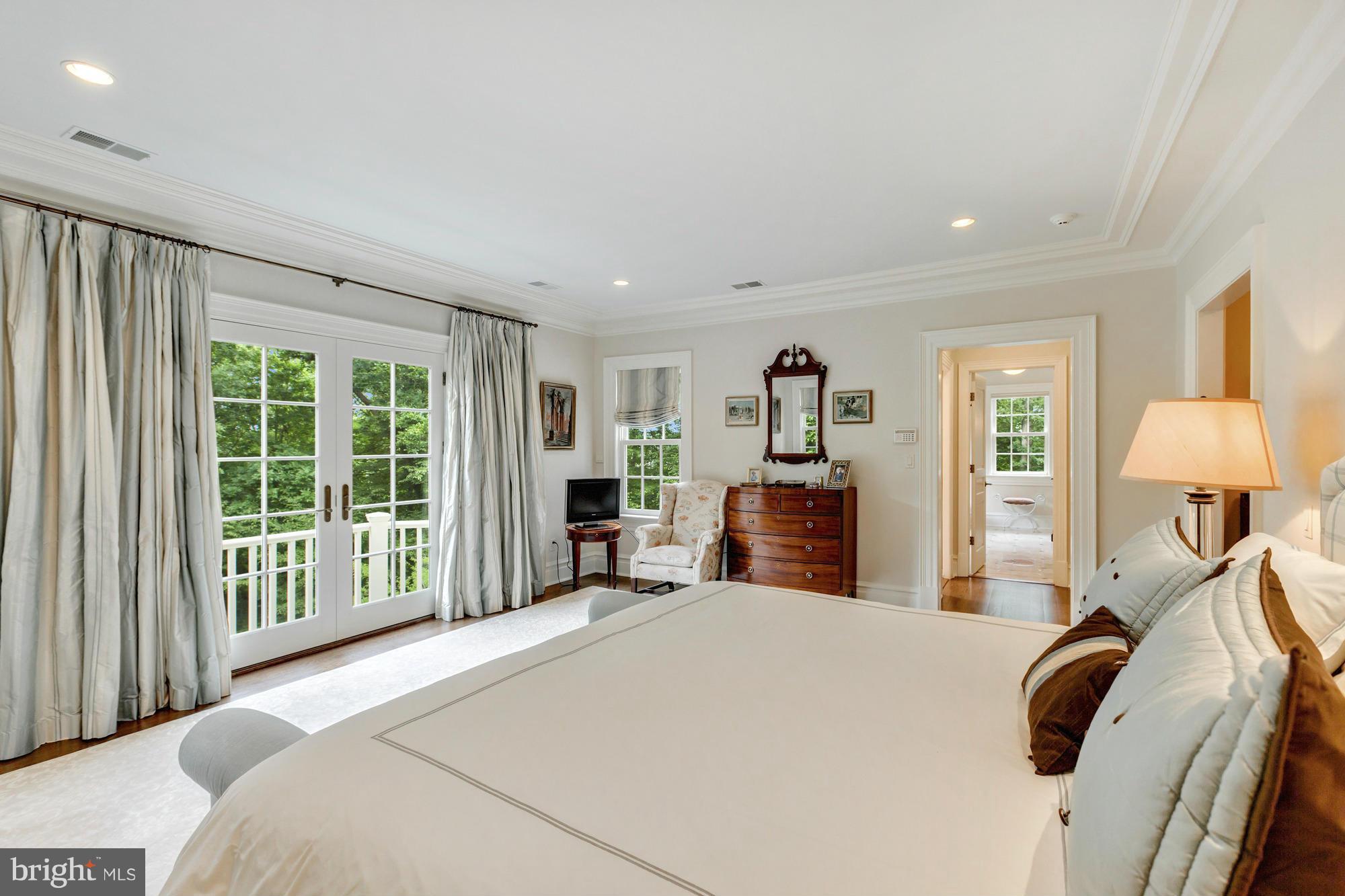 1125 Crest Lane McLean, VA 22101 - Photo 11 of 30 Bedroom (Master)