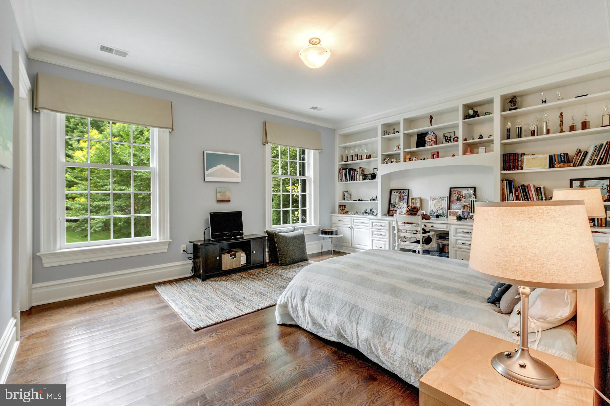 1125 Crest Lane McLean, VA 22101 - Photo 15 of 30 Bedroom 3