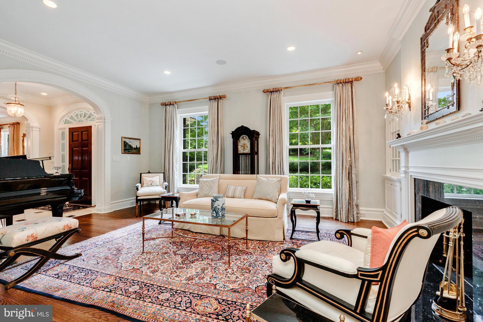 1125 Crest Lane McLean, VA 22101 - Photo 3 of 30 Living Room