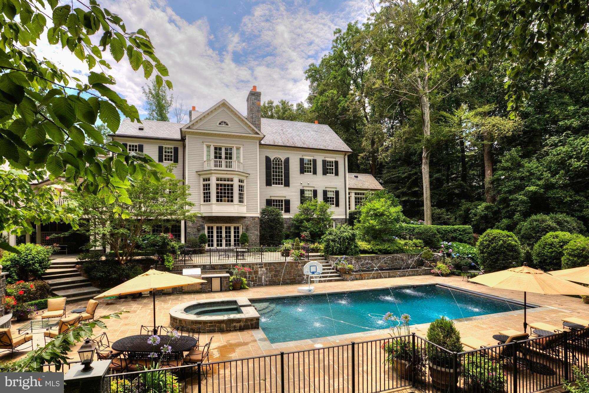 1125 Crest Lane McLean, VA 22101 - Photo 28 of 30 Exterior (Rear)