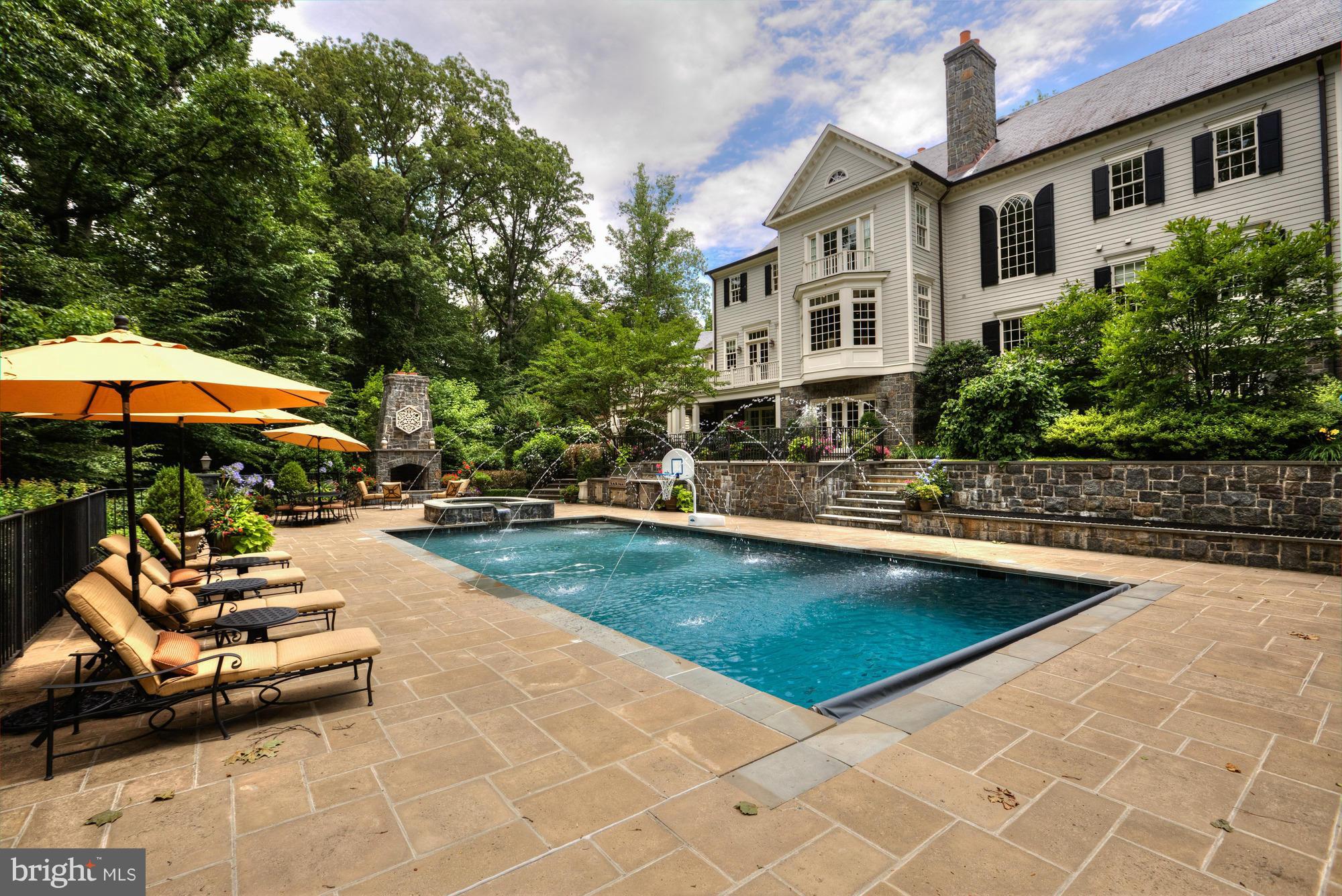 1125 Crest Lane McLean, VA 22101 - Photo 29 of 30 Exterior (Rear)