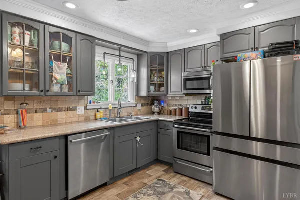 $315,000 | 160 Lyttleton Lane, Madison Heights, VA 24572
