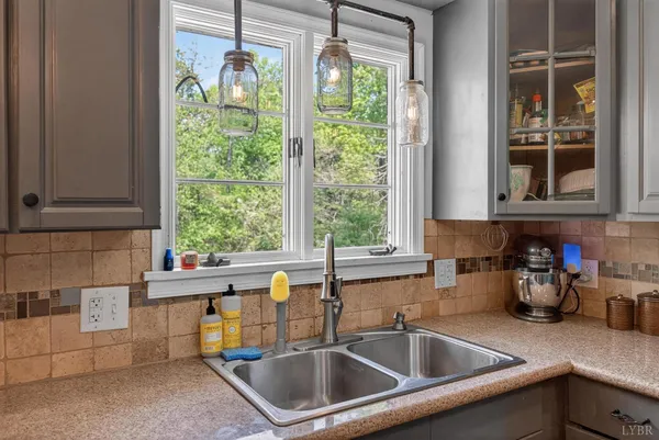 $315,000 | 160 Lyttleton Lane, Madison Heights, VA 24572