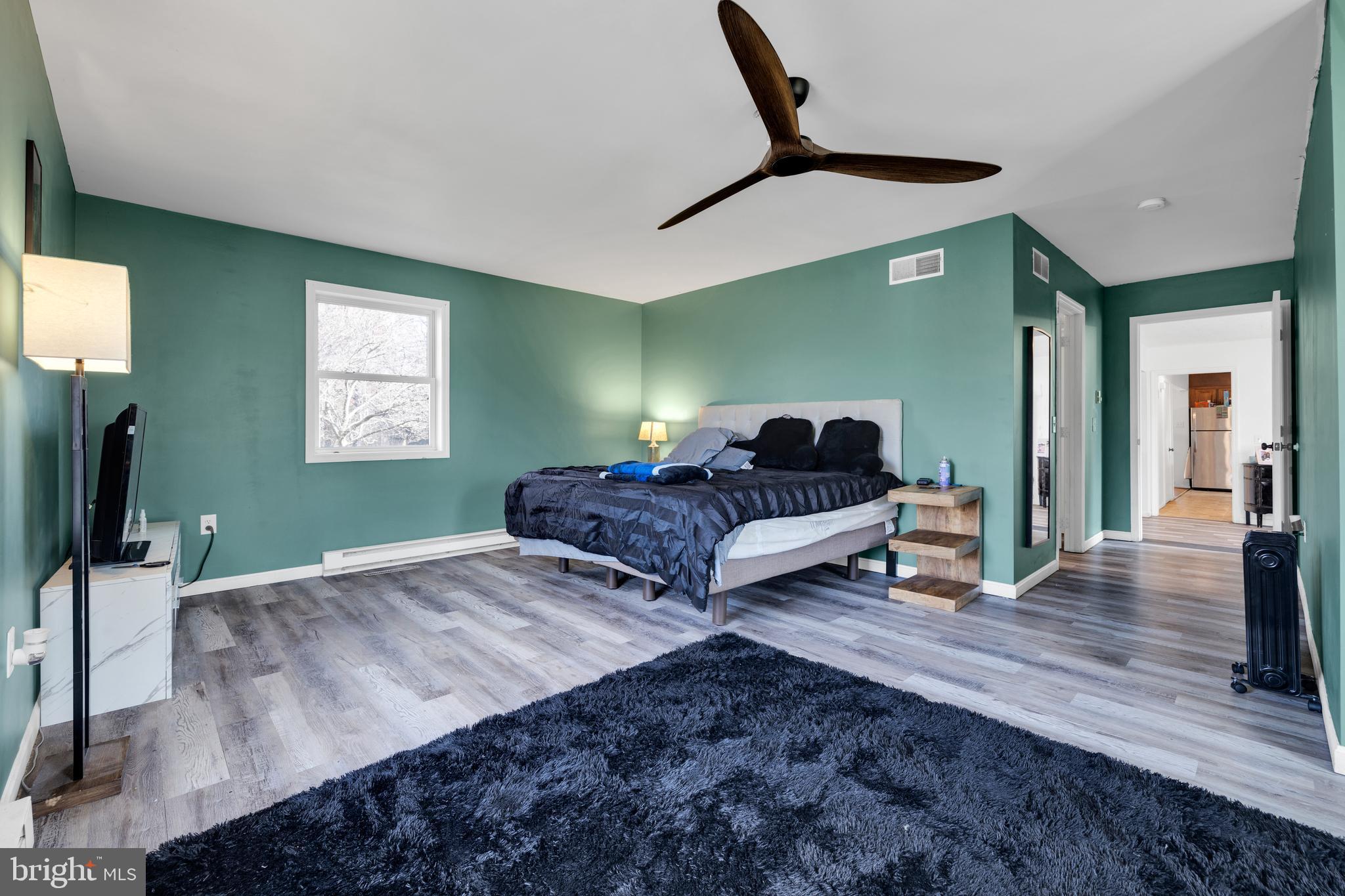 21 Timber Road Carlisle, PA 17015 - Photo 12 of 32 Primary Bedroom with Large walk-in closet-en suite