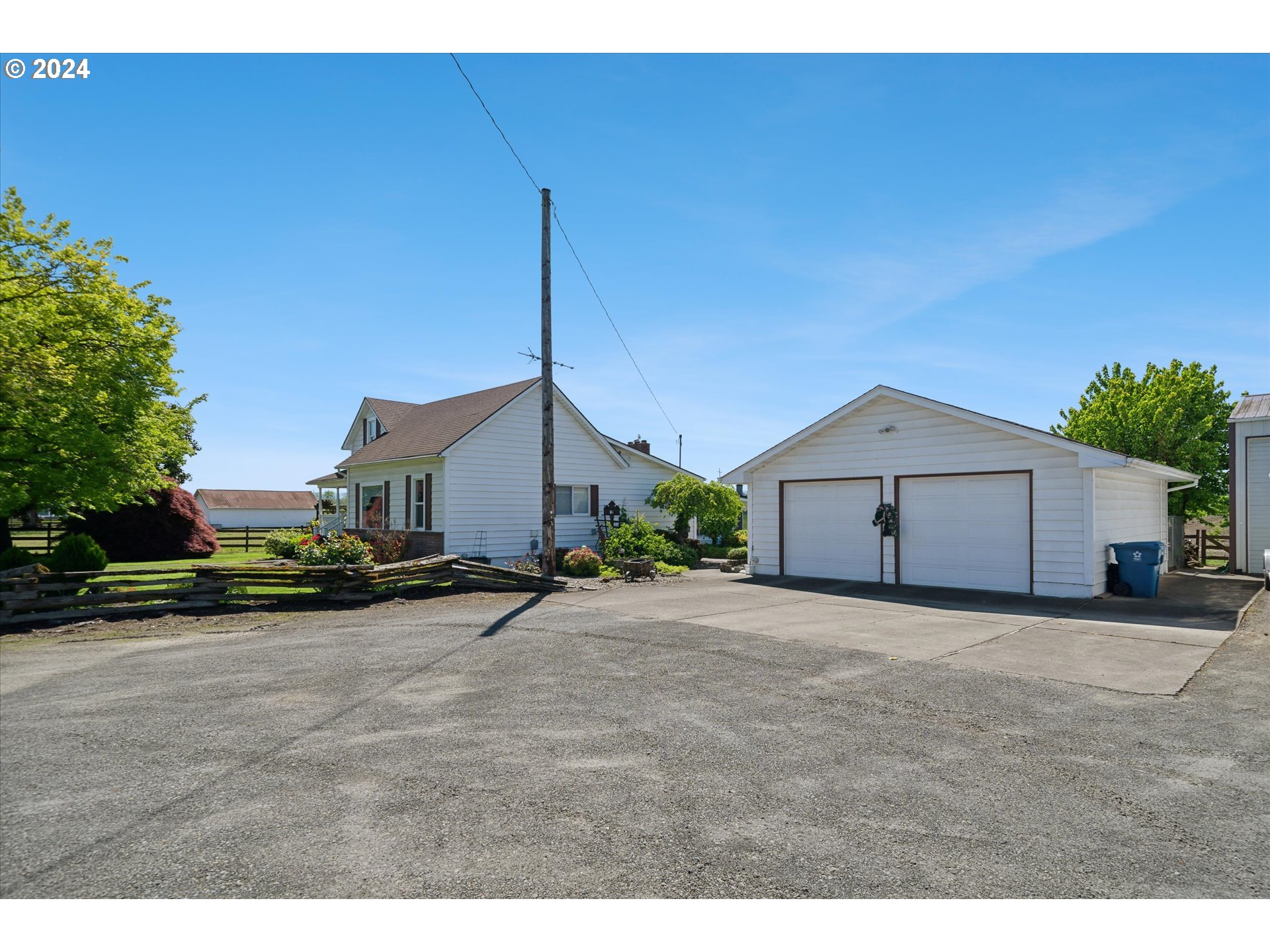 12996 Downs Road Northeast Mount Angel, OR 97362 - Photo 16 of 35 a view of a house with a park