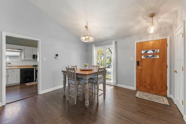 $544,999 | 5924 Carpenter Street, Downers Grove, IL 60516