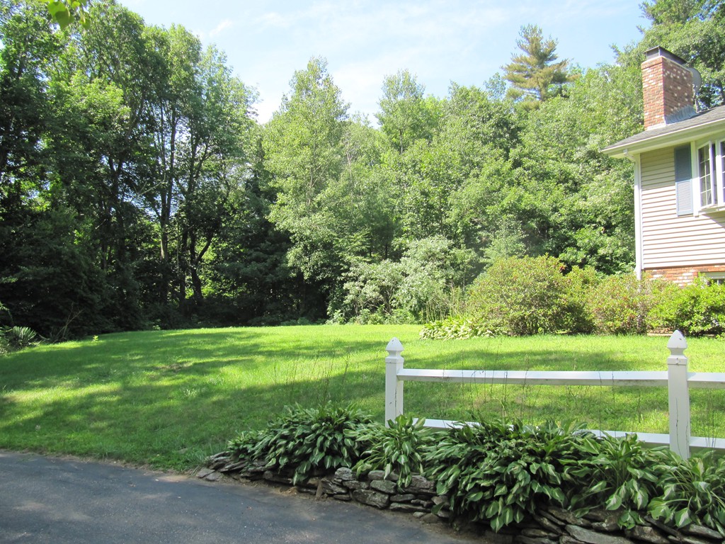 222 Pleasantdale Road Rutland, MA 01543 - Photo 4 of 29