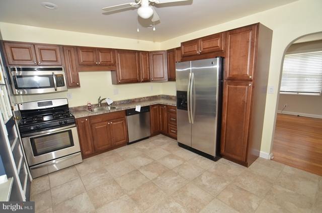 6511 Old Orchard Road Baltimore, MD 21239 - Photo 14 of 22 Kitchen