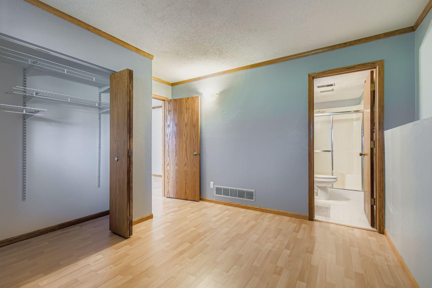 4035 Silver Lake Road Northeast St. Anthony, MN 55421 - Photo 15 of 17