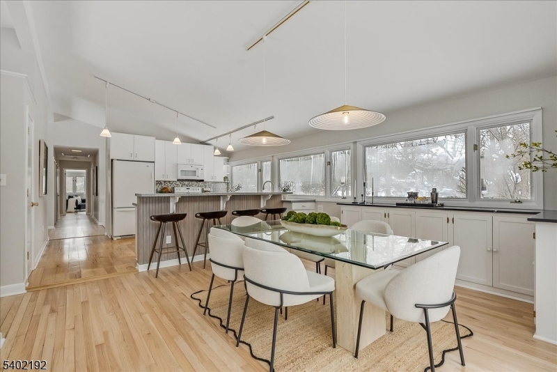 49 Farmersville Road Califon, NJ 07830 - Photo 9 of 37