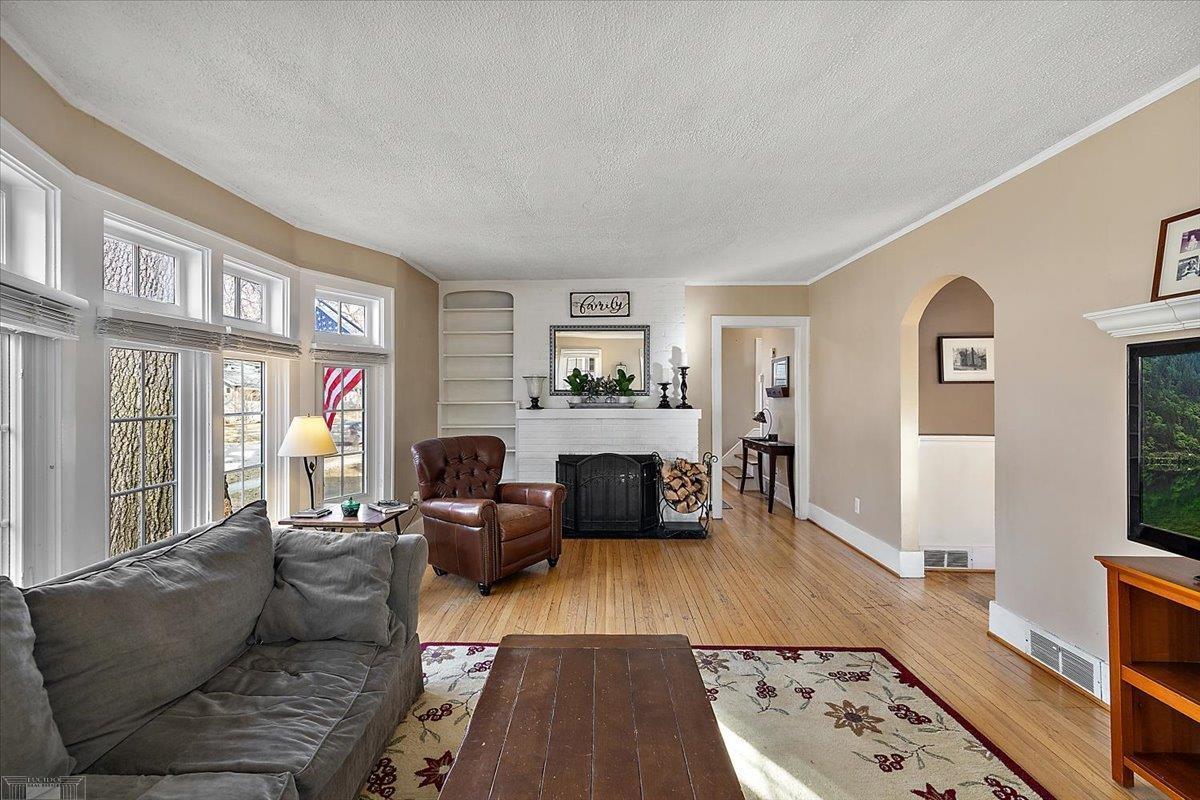 24 Devonshire Road Pleasant Ridge, MI 48069 - Photo 23 of 62 50168633-d9c53158-4a5f-44e7-89fb-6bc7cc0ae2e4.JPG
