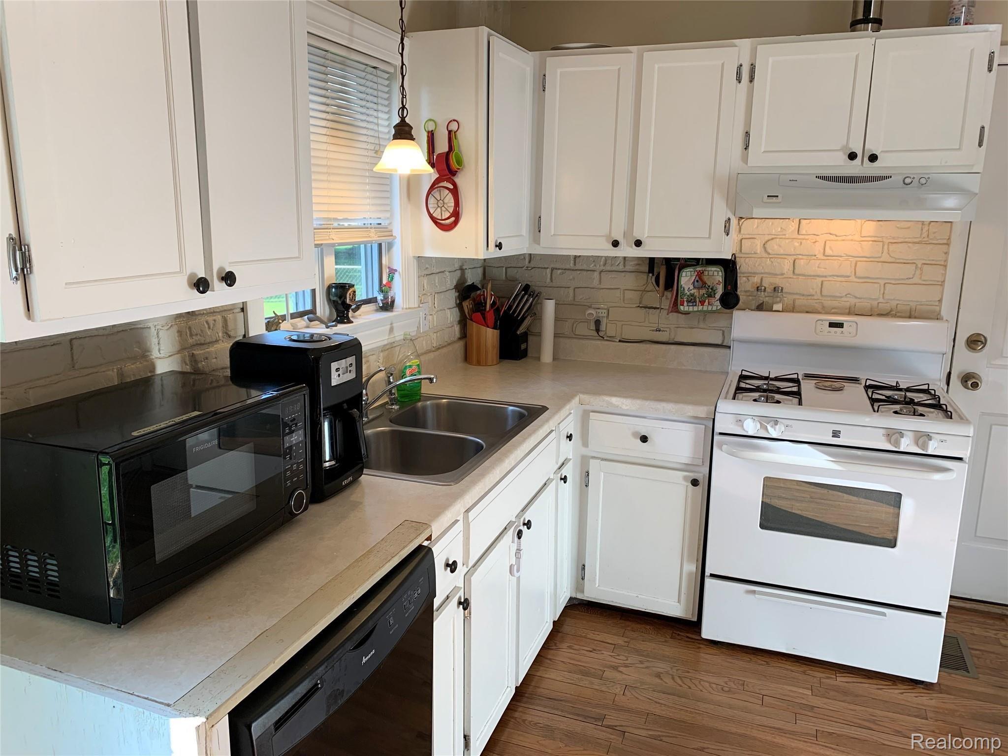 5492 Colony Road Grand Blanc, MI 48439 - Photo 14 of 20 IMG_2191.JPG