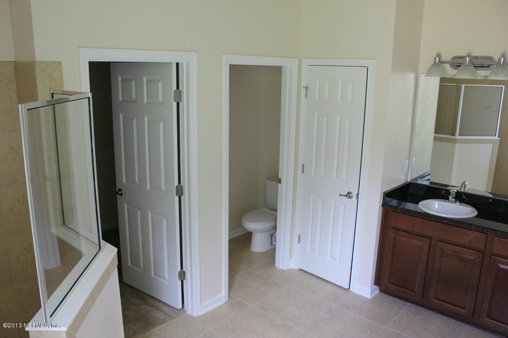 732 Reflection Cove Road East Jacksonville, FL 32218 - Photo 10 of 28 Owner's Bath