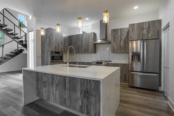 $8,400 | 2700 North Myrtle Avenue, Tampa, FL 33602