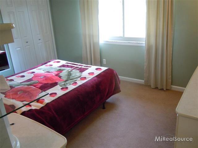 321 Union Drive Rochester, MI 48307 - Photo 17 of 30 31145270-16.JPG