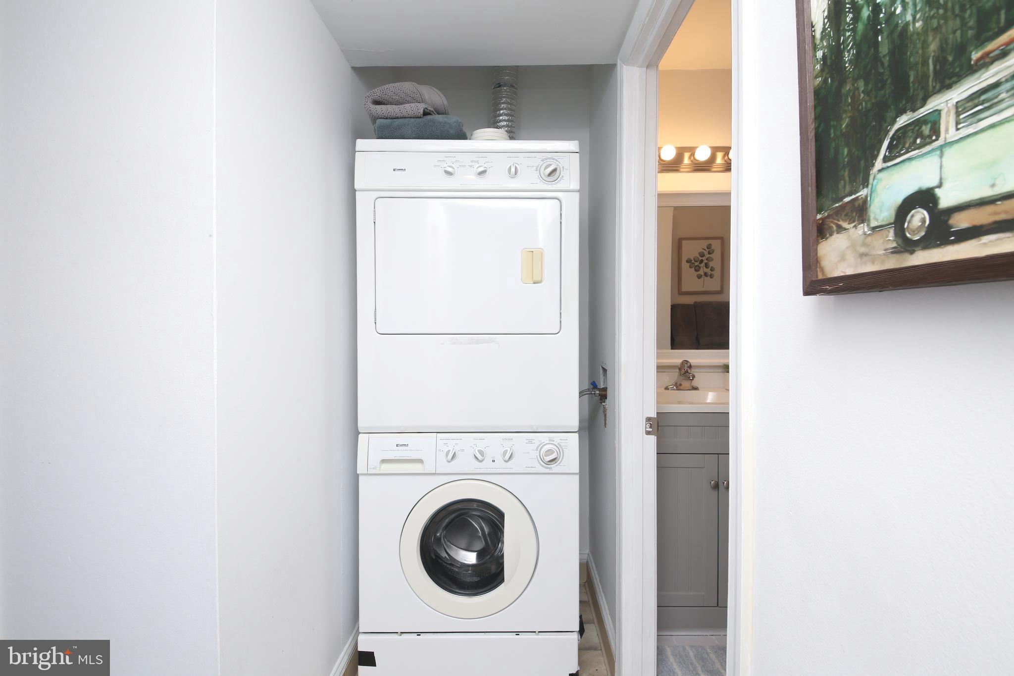62 Shannon Road North Wales, PA 19454 - Photo 16 of 20 a utility room with dryer and washer