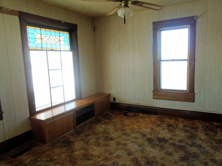 2324 Reynolds Road Ashton, IL 61006 - Photo 8 of 17 a room that has a window