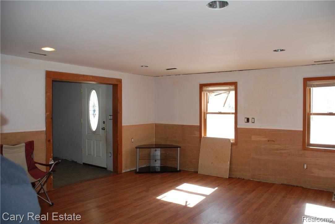 546 Fisher Road Highland, MI 48357 - Photo 10 of 21 DSC_1279.JPG