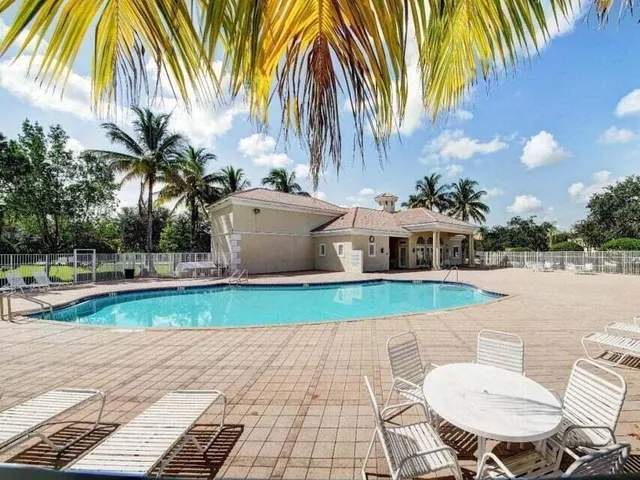 $2,390 | 6950 Blacksmith Way, Lake Worth, FL 33467