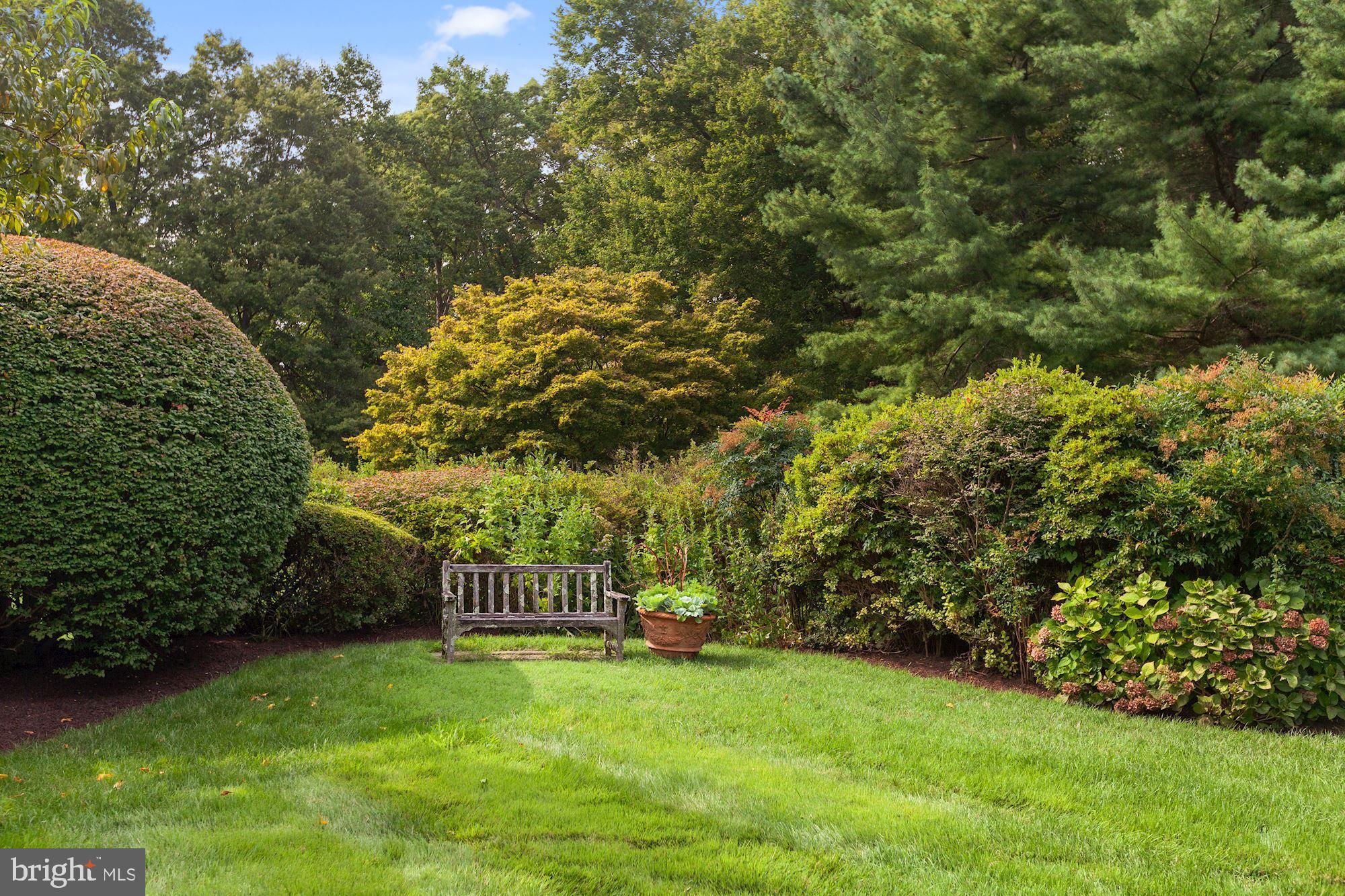 11009 Cripplegate Road Potomac, MD 20854 - Photo 17 of 18 Expansive Yard
