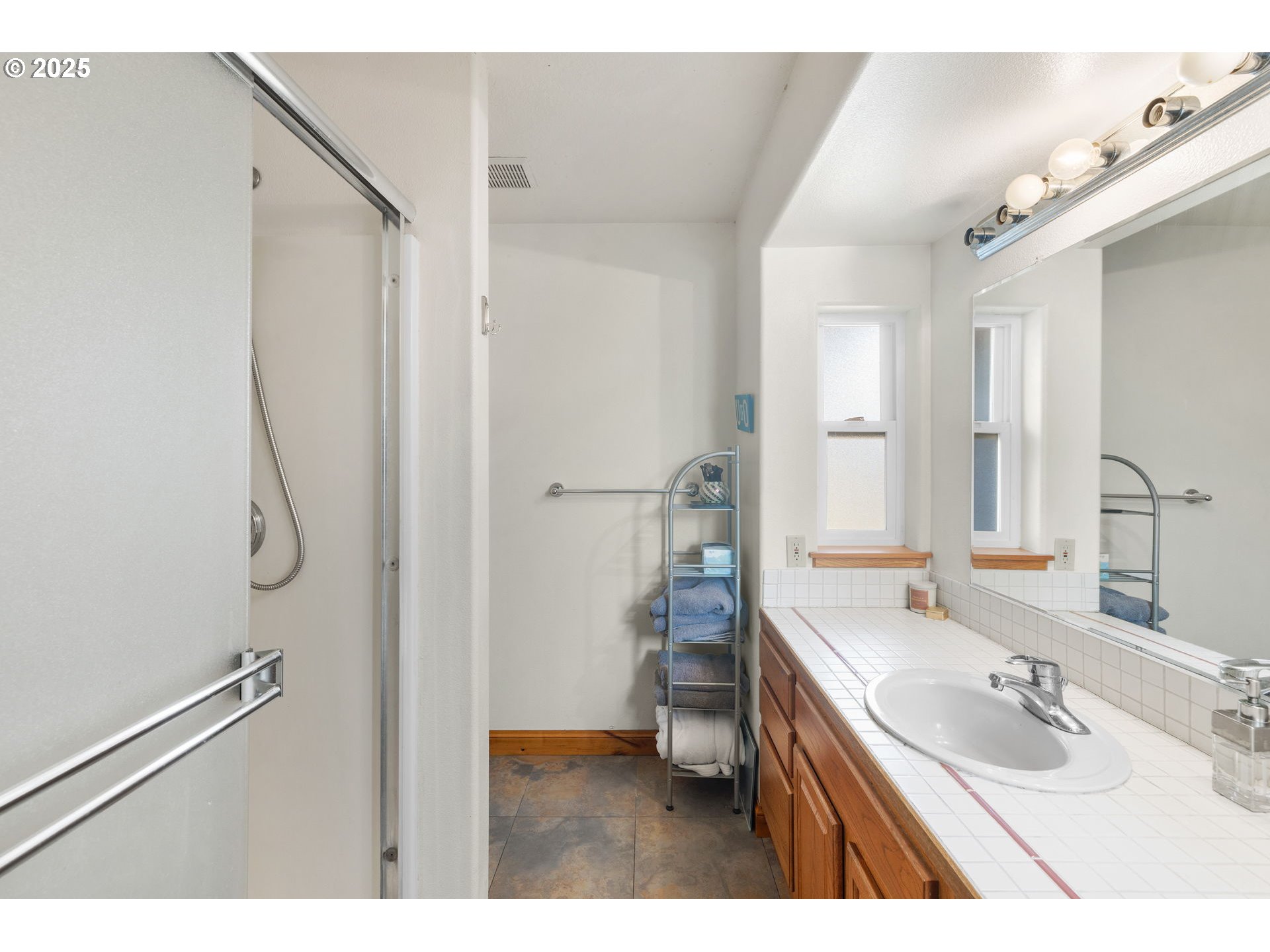 14206 Southeast Raelyn Terrace Milwaukie, OR 97267 - Photo 19 of 30