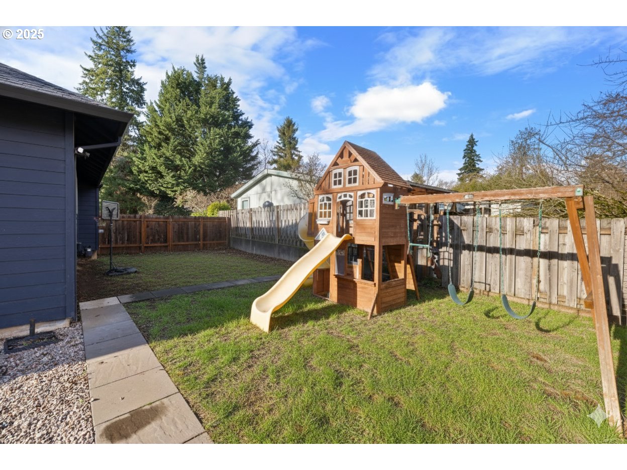 14206 Southeast Raelyn Terrace Milwaukie, OR 97267 - Photo 23 of 30