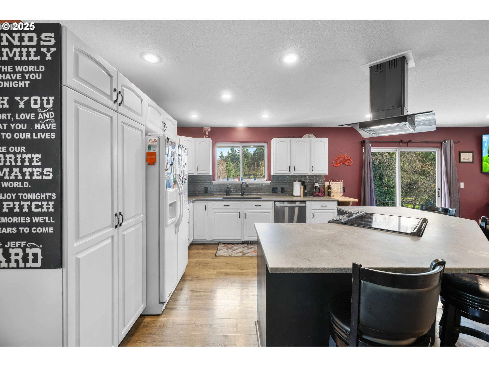 14206 Southeast Raelyn Terrace Milwaukie, OR 97267 - Photo 10 of 30