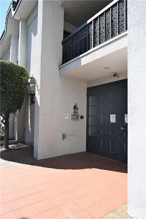 $2,795 | 497 South El Molino Avenue, Unit 306, Pasadena, CA 91101